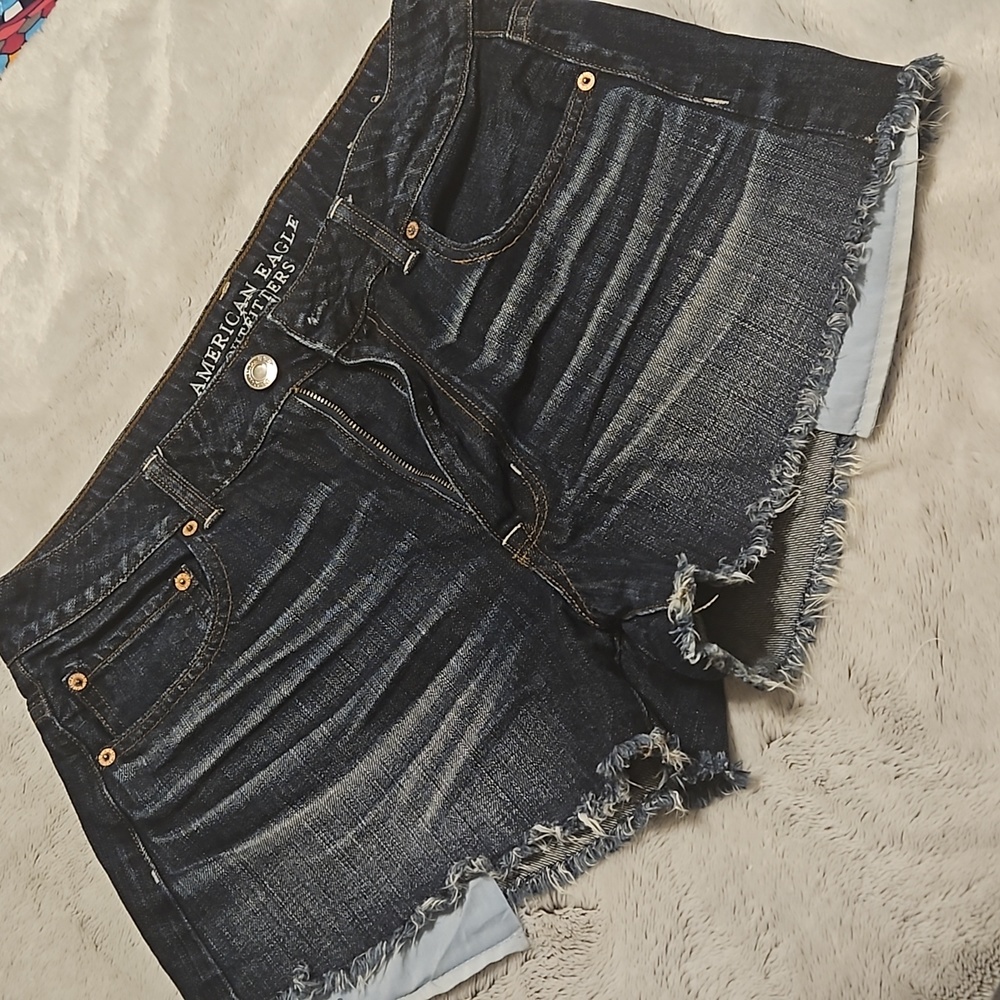 AMERICAN EAGLE OUTFITTERS SHORTS